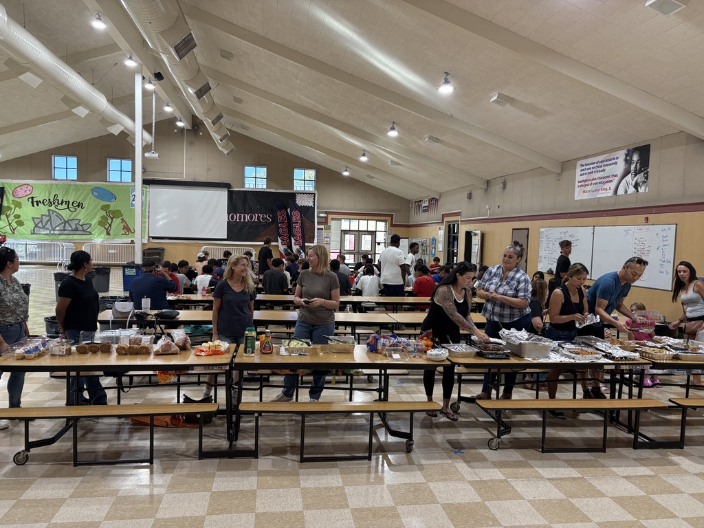 Great turnout of parents to serve the first team dinner
