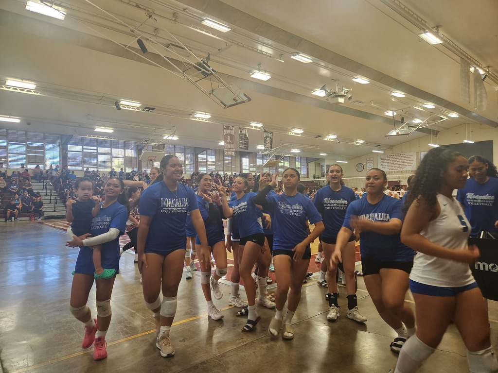 JV & Blue having fun before the start of the match.