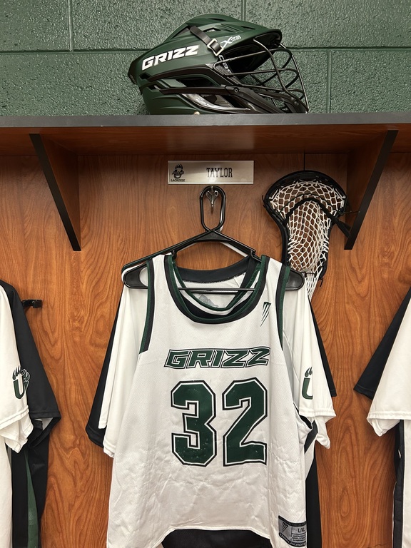 #32 earned his locker room nameplate!
