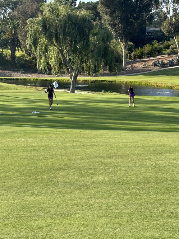 Evie and Keandra playing smart golf