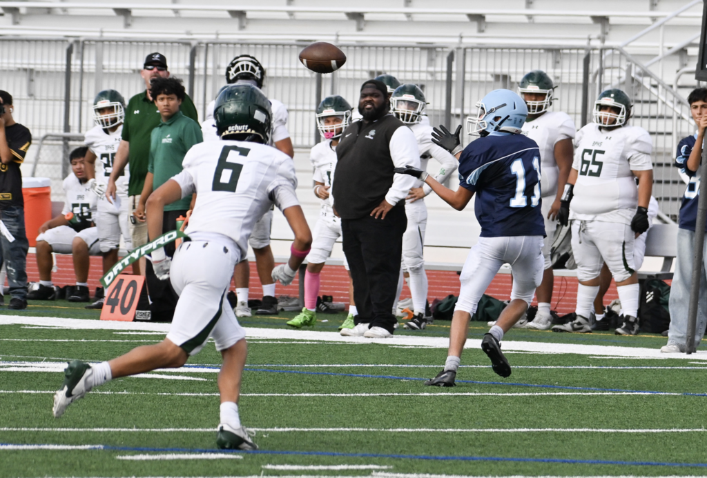 Trojan Chase Heale with the reception as he catches and turns upfield down the sidelines. For more photos visit: https://unifootballboosters.smugmug.com/20252026-UNI-TROJANS-FOOTBALL/2025FROSH
