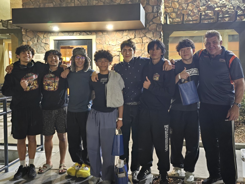 Team Dinner night before Freakshow.  Good luck Boys!