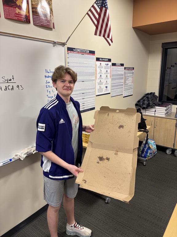 Look mom, I ate the whole pizza!
