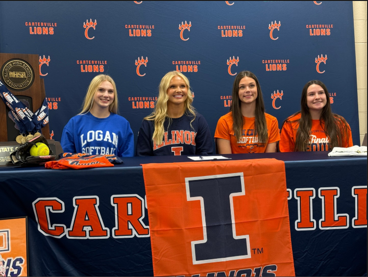 Carterville Softball Senior college commits:
Colbie Bennett (on the left) - John A Logan College. Caidence Phillips (2nd from left) - Illinois. Savannah Gibbs (2nd from right) - UTMartin and Taryn Ford (on the Right) - Wichita State.