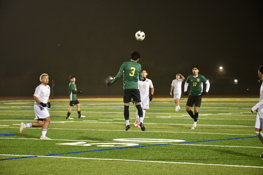 REY DELGADO # 3 USEING HIS  HEAD FOR A KICK SHOT.