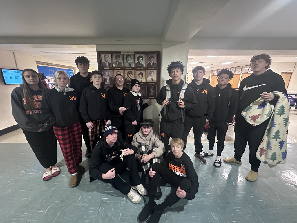 Herrin Wrestlers competed at the Cumberland wrestling tournament yesterday.  As a team Herrin finished 11th out of 21 teams. 6 of our 10 wrestlers placed. 
3rd place: 175 Garrett Ray
4th place: 113 Cameron Urbaniak, 120 Brennan Jeralds 
6th place: 132 Bra