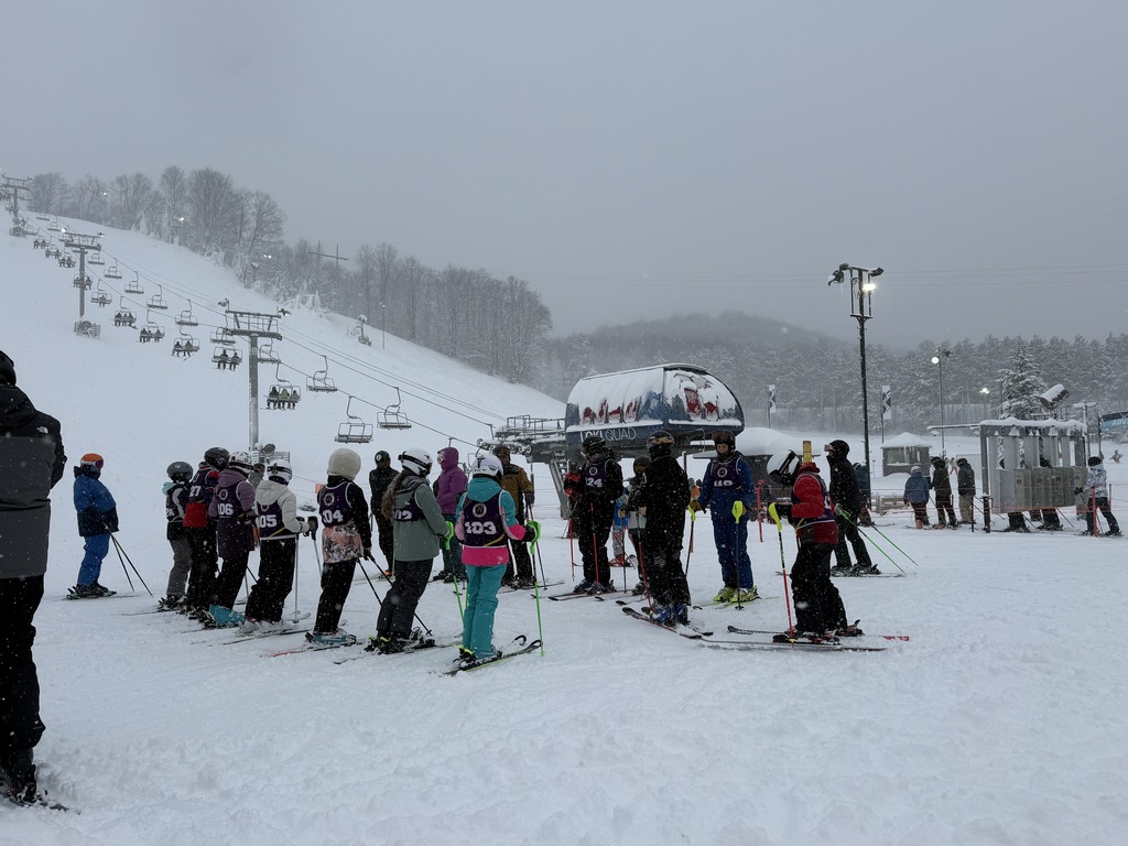 The dates and times for our races at Cannonsburg have been set.  Here is the information, it is also in the calendar for each race.

Friday, February 13 at Cannonsburg
5:00 PM Inspection
5:30 PM Race Start
Quad GS - Single Course
3 runs per athlete
Best 2