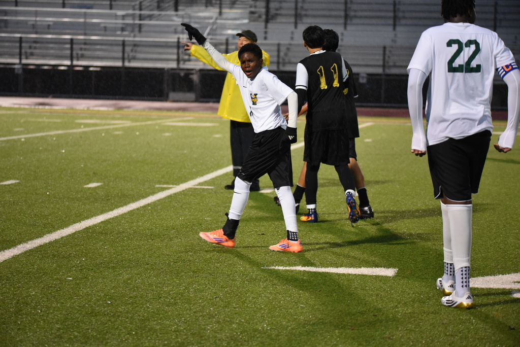 SIR CHARLES VANDEN JV # 19 , MAKING THE INFRACTION CALL WITH THE REFEREE . GREAT CALL SIR CHARLES !!!!! PAPA JOE