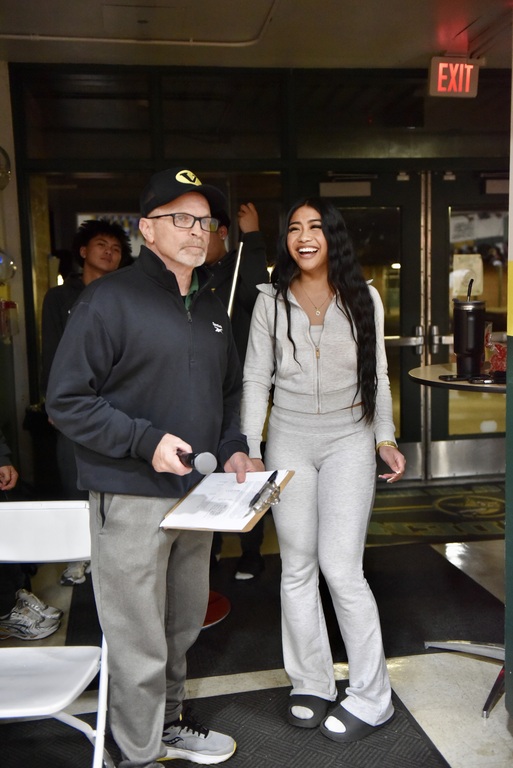 VANDEN SENSATIONAL , NICOLE IGNACIO SING THE ANTHEM AT THE BASKETBALL . 1 / 13 / 2026