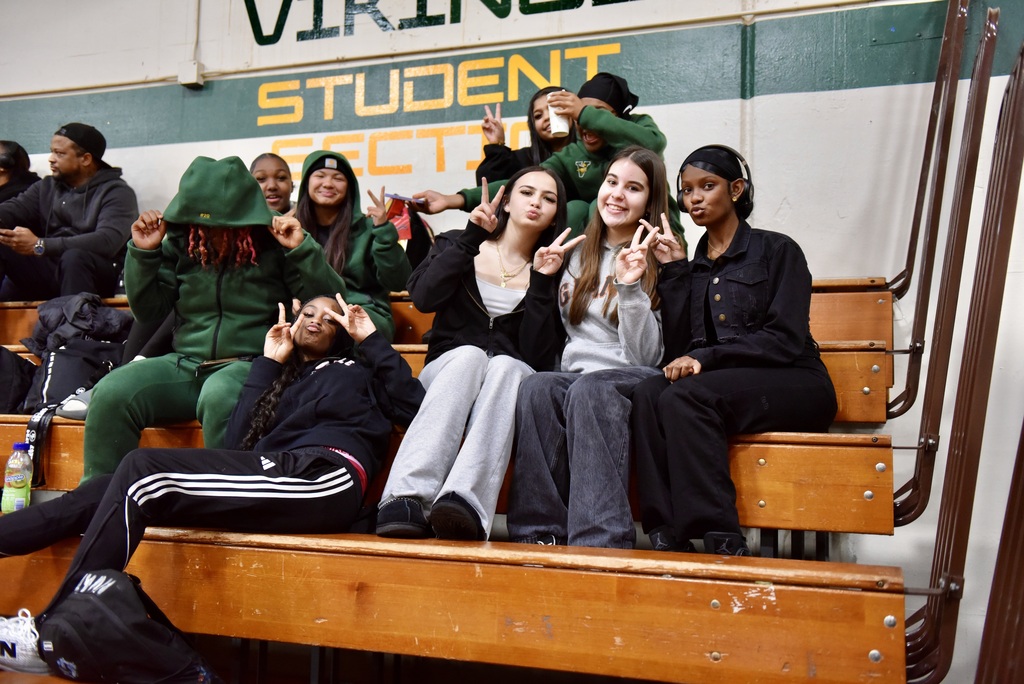 VANDEN FAN IN THE STAND, CHEER ON !!!!!!!!!!!!