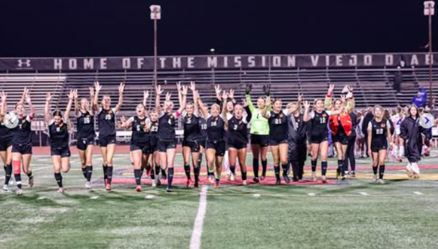 Great win vs Dana Hills in our second round of league 💥

Congrats to our goal scorers!
Mia Psarras ⚽️⚽️⚽️
Ava Sivadat ⚽️
Kendall Joanis ⚽️