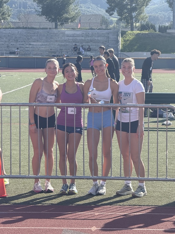 These ladies rocked the “Anything but a baton” race in Simi Valley with a high heel shoe! 👠