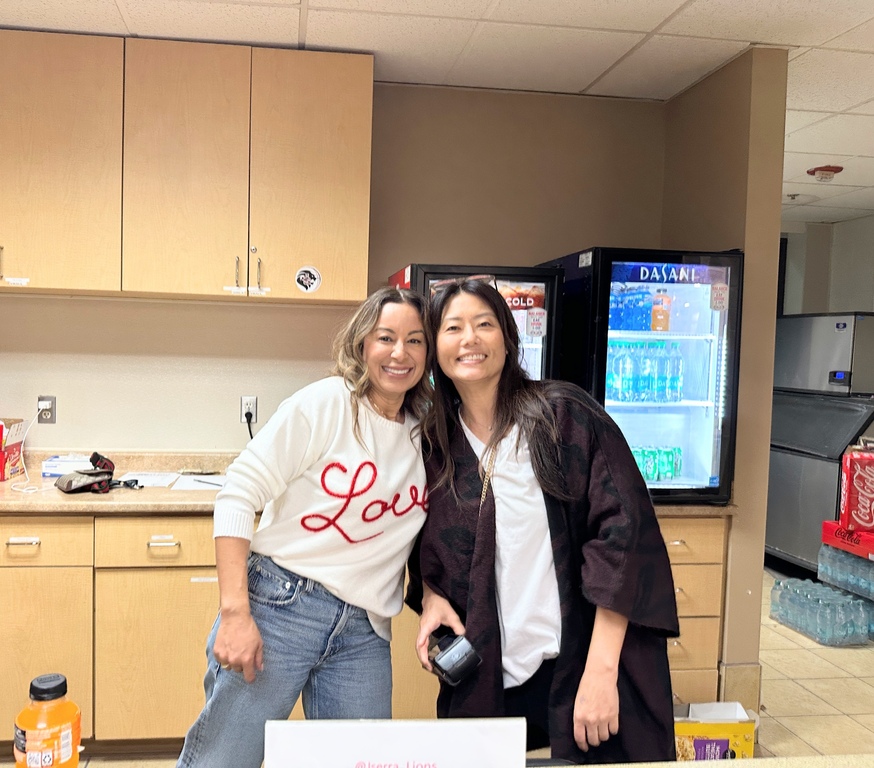 Snack bar queens! Thank you for your organization and generosity, April and Heddie!