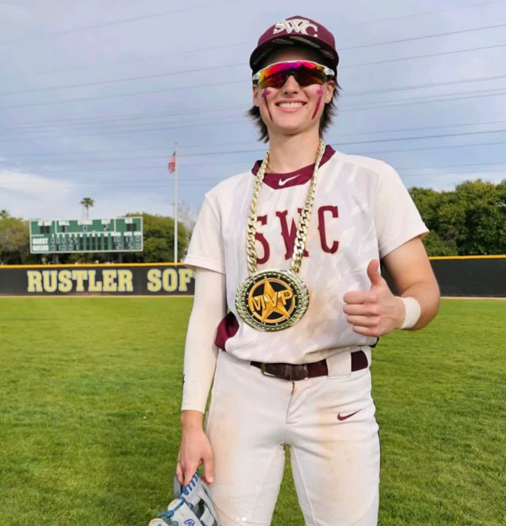 @juleslemen06 goes 2-3 with a triple to start things off in our 5 run 4th inning and makes several nice plays in right to earn Star of the Game