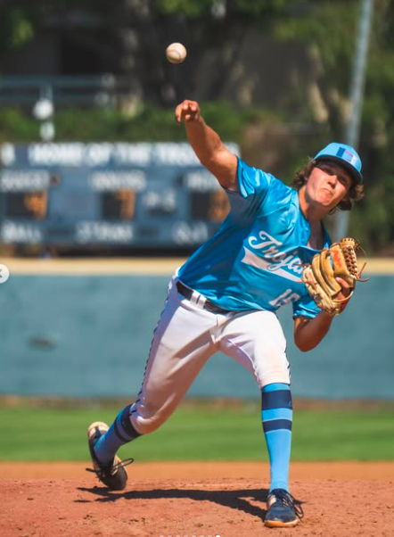 Uni fell to a tough Dana Hills team but solid pitching and strong defense kept the game close. Vince Maxim started and was relieved by James Zhang, Micah von dem Bussche, Lucas Hahn, and Luke Emrich. Andrew Shean led the offense going 2-3. Next Varsity ga