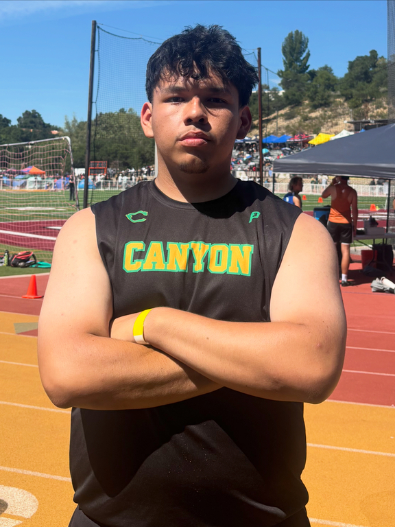 Congratulations to Luis Perez Ramirez on his PR in the discus of a throw of 109’ 10”!!