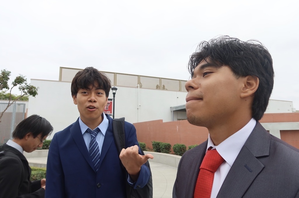 Chatting with Leo before we got on the bus for SOCOMUN