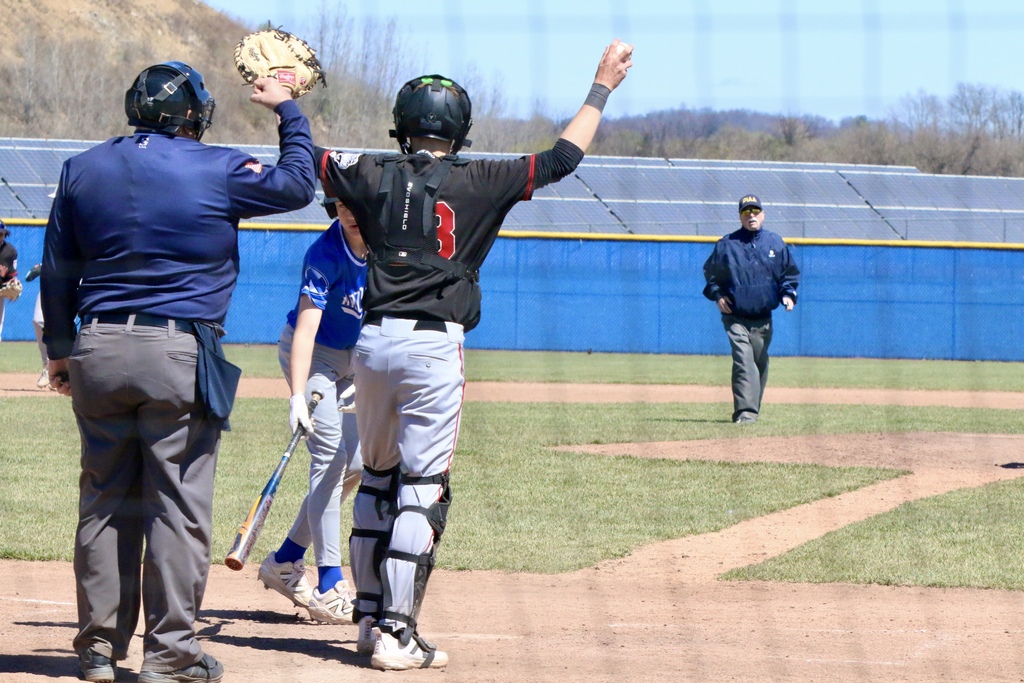 https://drive.google.com/drive/folders/1gozbV7B2PffKta1bm6wrBHc4TyWTlubx

Great game today guys.  No game posted here on blast but here is the link to the photos from today’s game.  Enjoy the weekend.  Great victory today