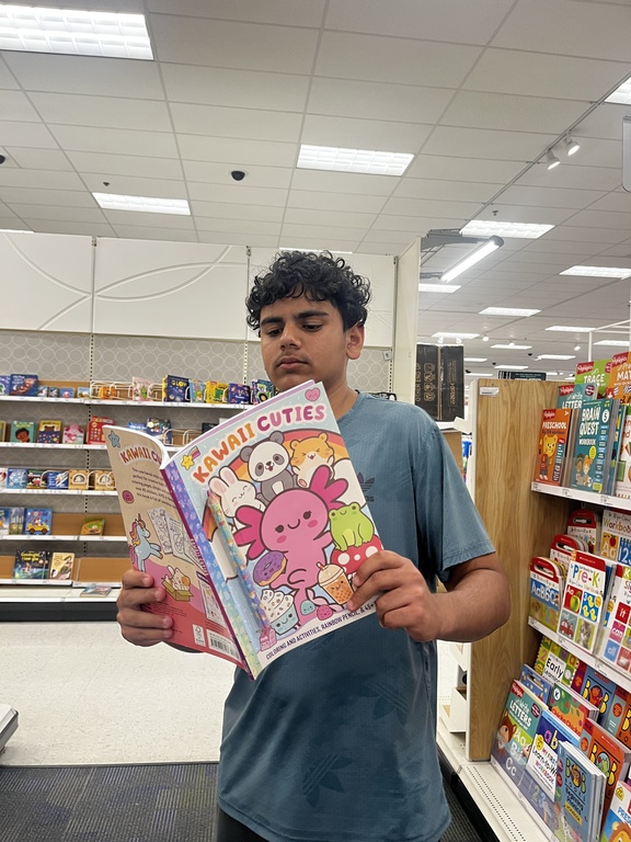 MUNer reading outside of class