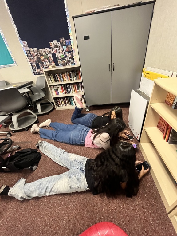 very needed break after working hard on MUN final w/ Stephanie, Ana, & Hailey