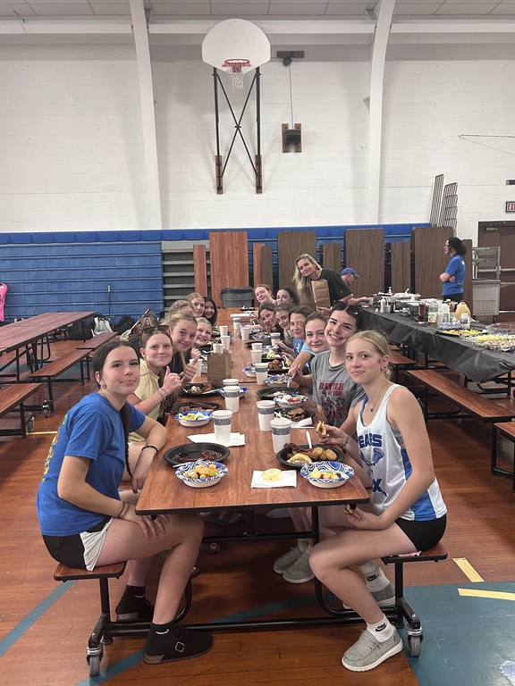 Team Dinner and Captains Gifts 💙