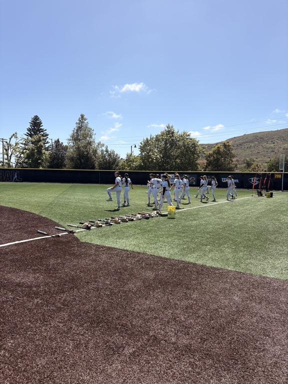 Warm ups have started for Senior Day 🦁