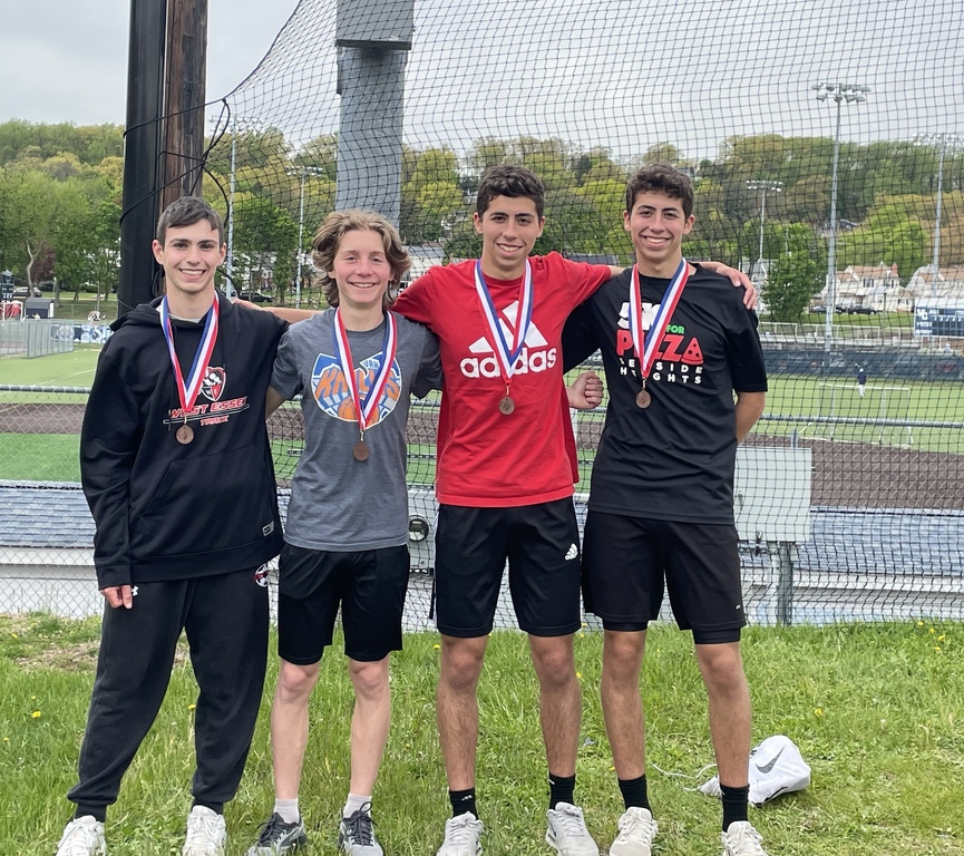 4 x 1600 SCHOOL RECORD BREAKERS!!!