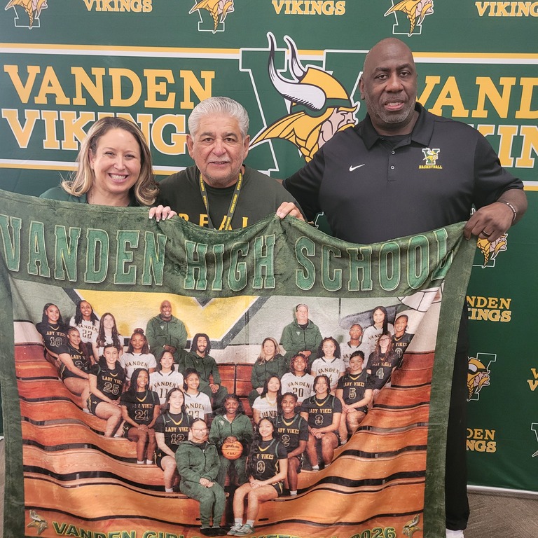 VANDEN VIKINGS VARSITY GIRLS BASKETBALL TEAM & VANDEN VIKINGS JV BASKETBALL TEAM. A VERY UNIQUE AND COOL BLANKET.\N PICTURING.\N VARSITY AND JV BASKETBALL TEAM.  WITH COACHES. I DON'T KNOW IF THEY'RE SELLING THEM.I GUESS I SHOULD HAVE ASKED BEFORE POSTING
