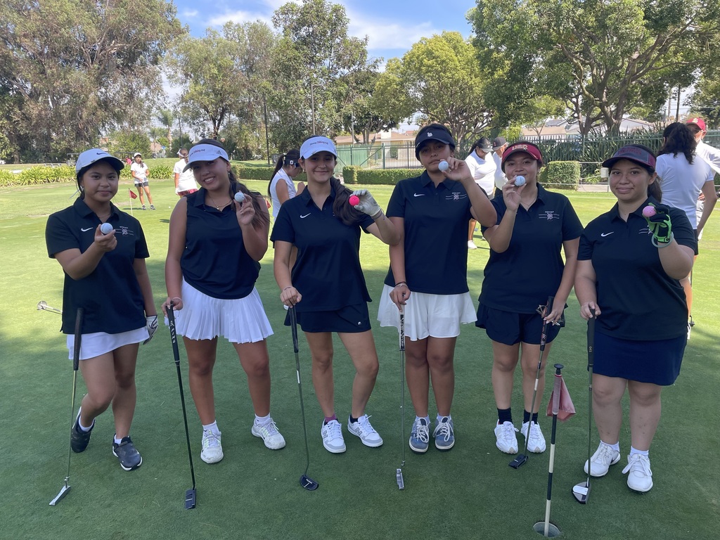 Pre-scrimmage putting at Rio Hondo.