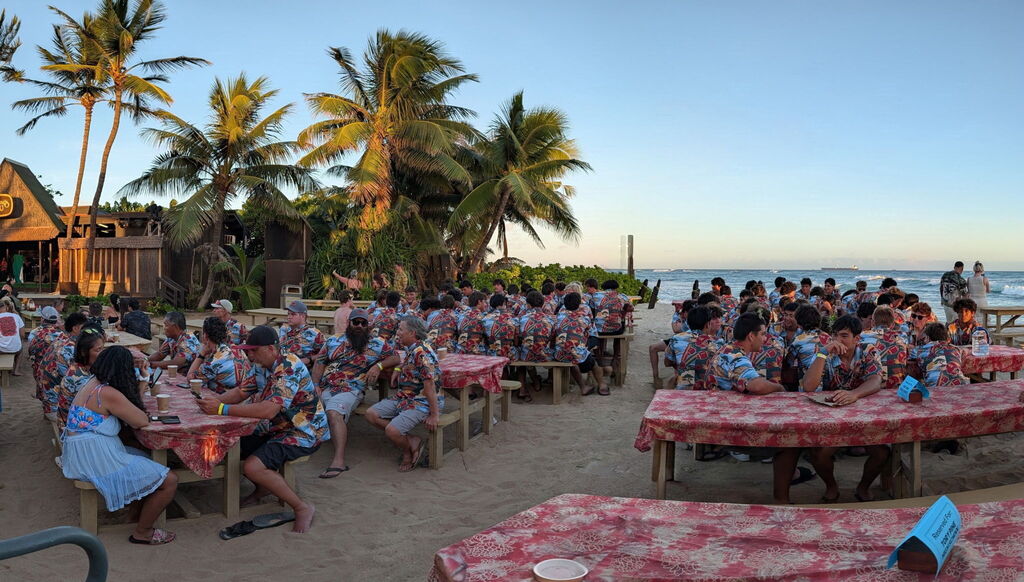 Luau 🌺🏈