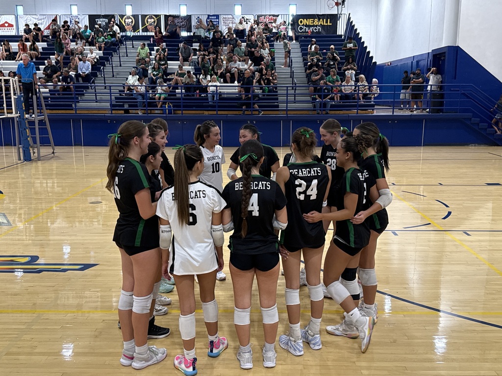 Bearcats after 25-18, first set win.