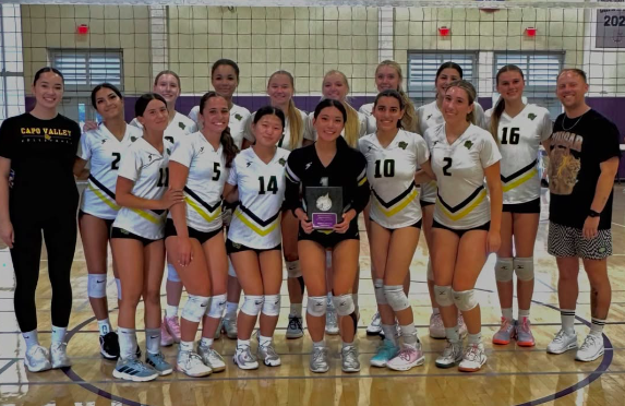 Capo girls volleyball bringing home some hardware! 🥉🥉Finishing out the Portola tournament with 3 straight sweeps!