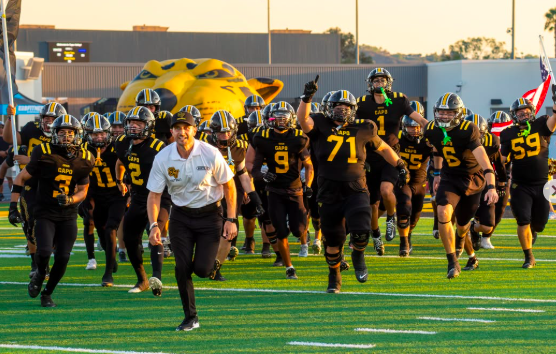It was an amazing Friday night in our new stadium! Thank you to Cougar Country for showing up and getting loud! 🗣️ Your Varsity Cougars are now 2-0 after our victory against Downey!

🚨FINAL VARSITY SCORE🚨
Capo Valley 33
Downey 23

Congrats to our JV team 