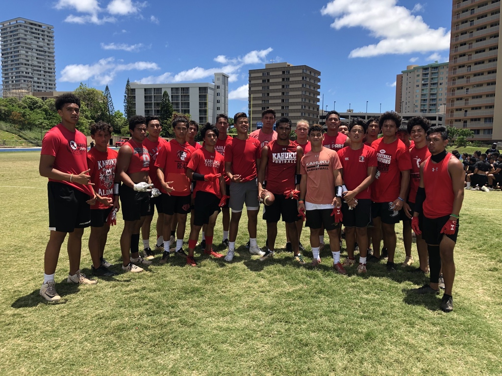 Kahuku Varsity heads to the Championship at Moanalua 7 on 7.💯🏈