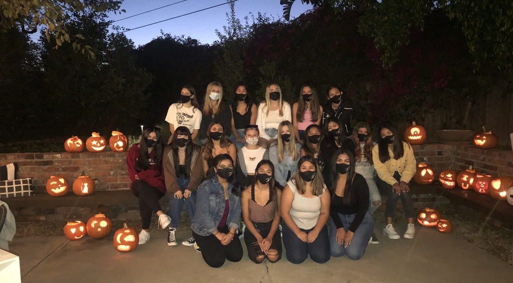 Great Knight of pumpkin carving, cookie decorating and bingo for JV cheer!!