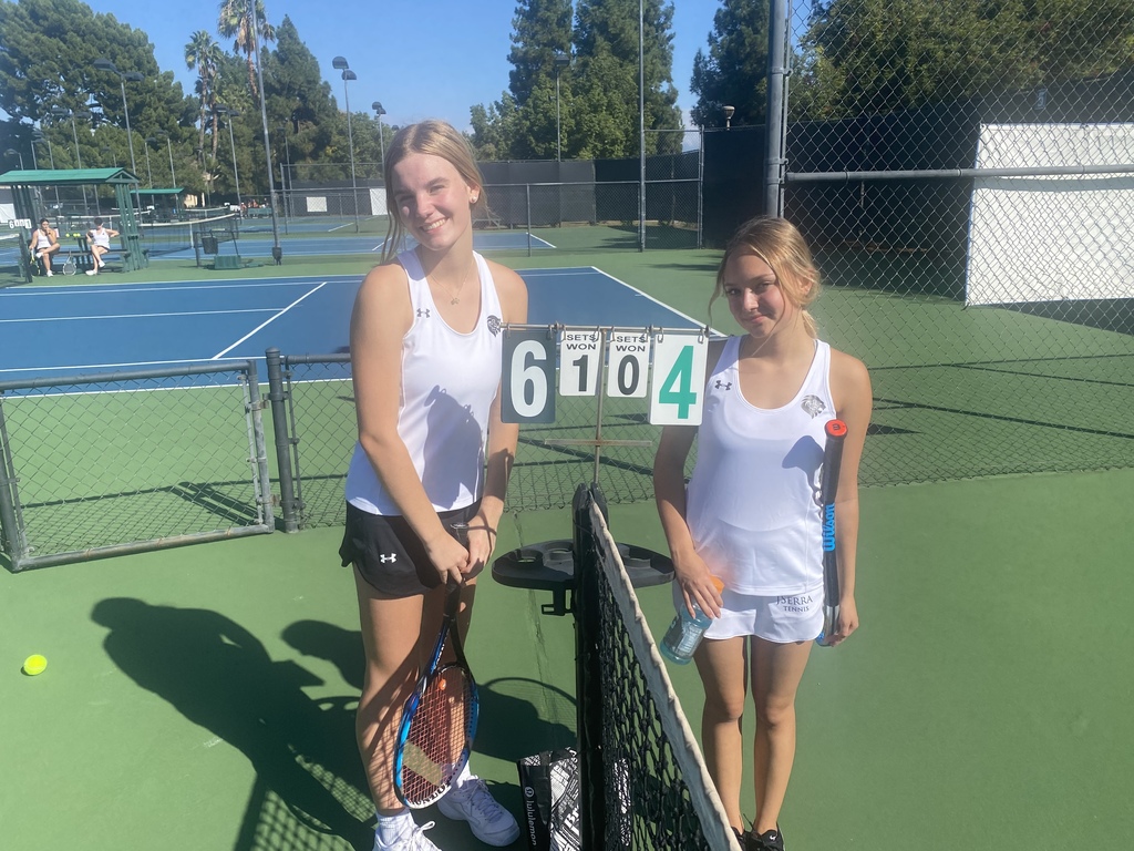 Helena and Makenna all smiles after winning 6-4, 2 sets in a row.